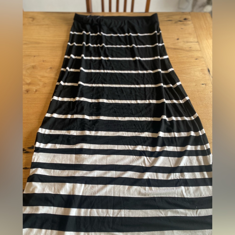 Larry Levine Graduated Stripe Maxi Skirt Black White A Line Women’s Large Pre